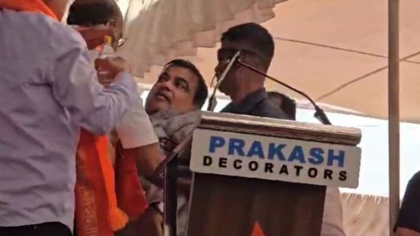 Union minister Nitin Gadkari faints